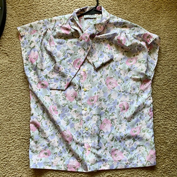 Vintage Tops - Vintage floral pussybow button down 1950s style